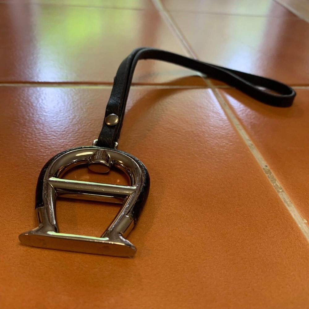 SOLD! ETIENNE AIGNER Silver/Black Signature Hang Tag Purse Charm (808) - Picture 7 of 9